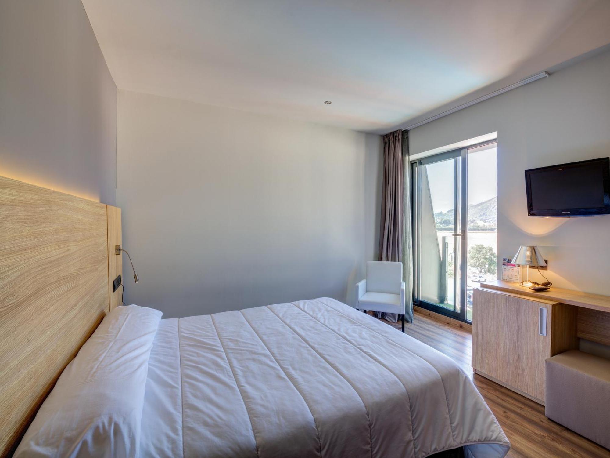 Single Room,1589292444:JPEG